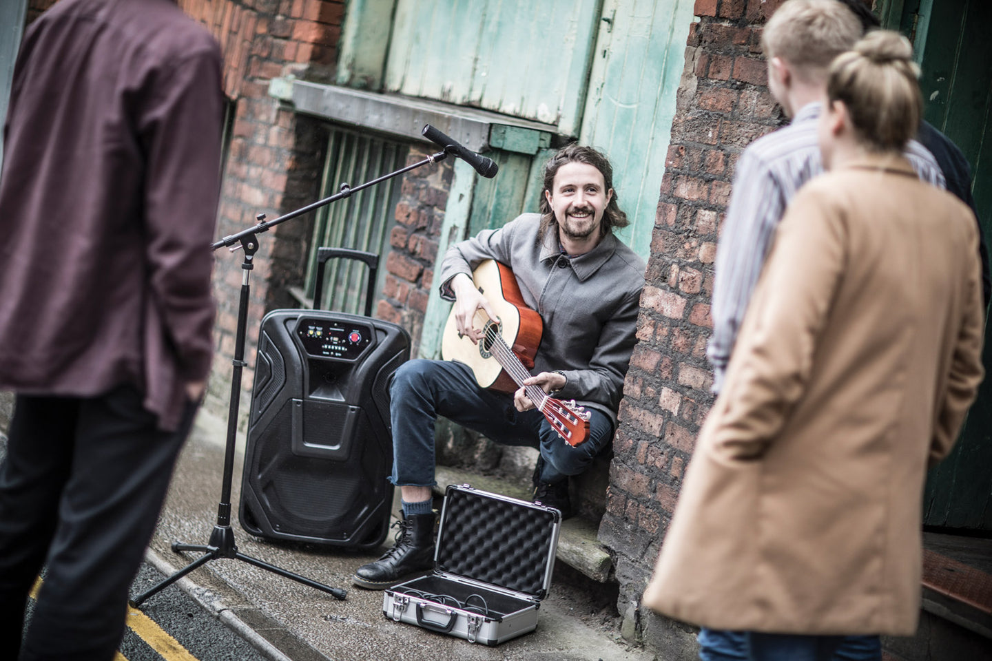 Chord Microphone flight case. - view 9