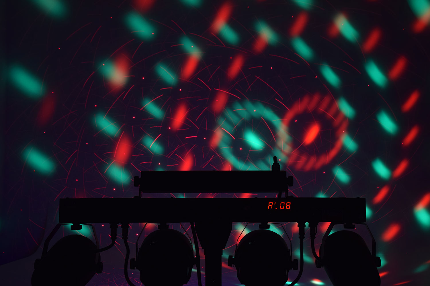 QTX LED Multi-Effects Bar with Tripod - view 9