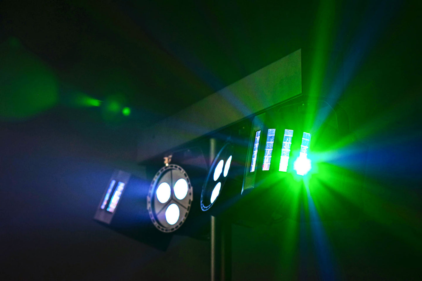 QTX Rechargeable LED Derby PAR Bar with Tripod - view 15