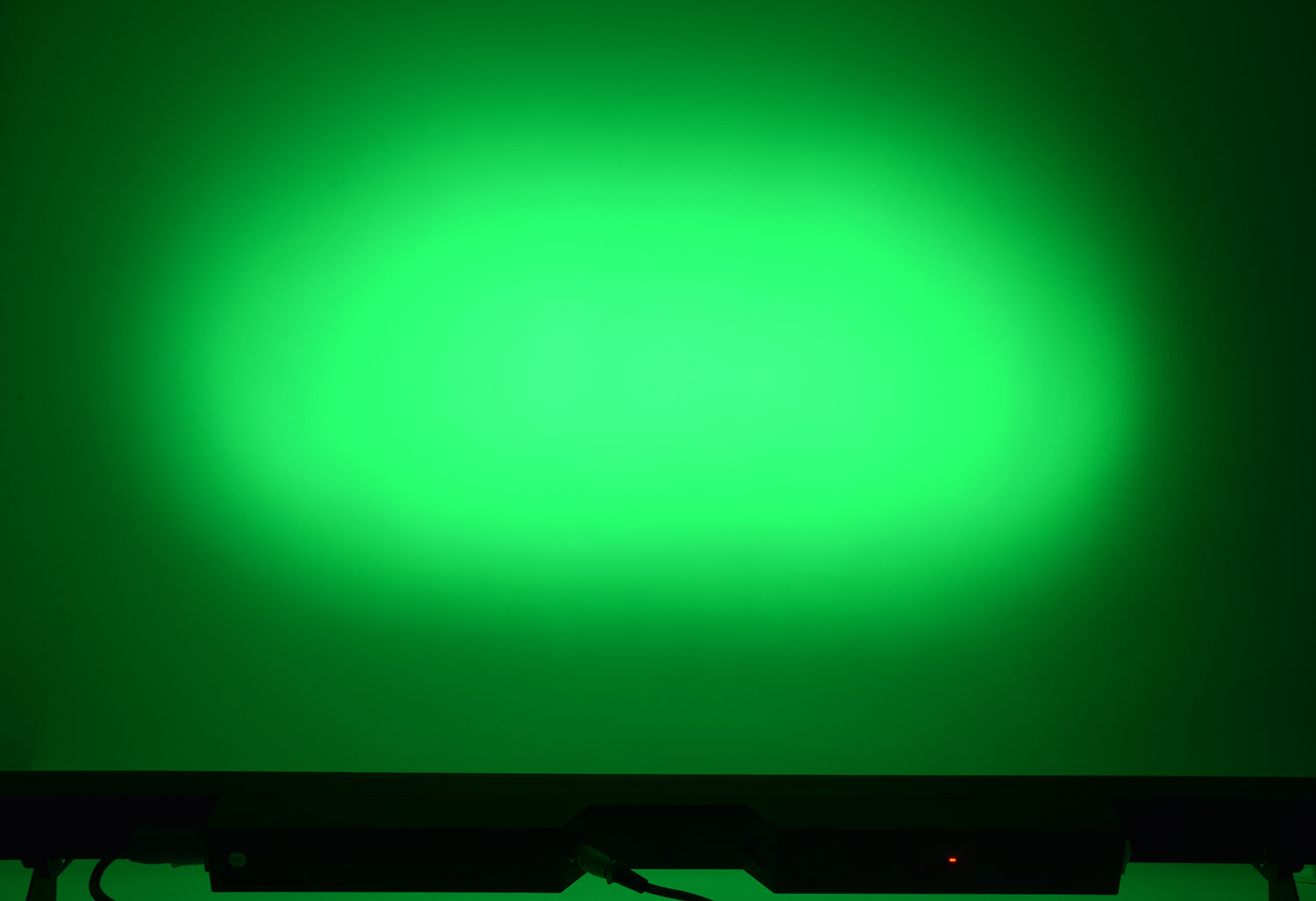 QTX Wash and Beam: 24 x 3W LED Wall Bar - view 13