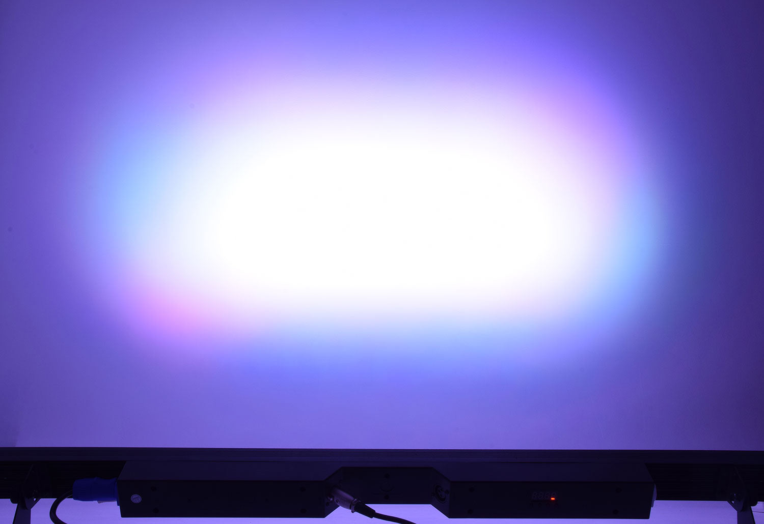 QTX Wash and Beam: 24 x 3W LED Wall Bar - view 7