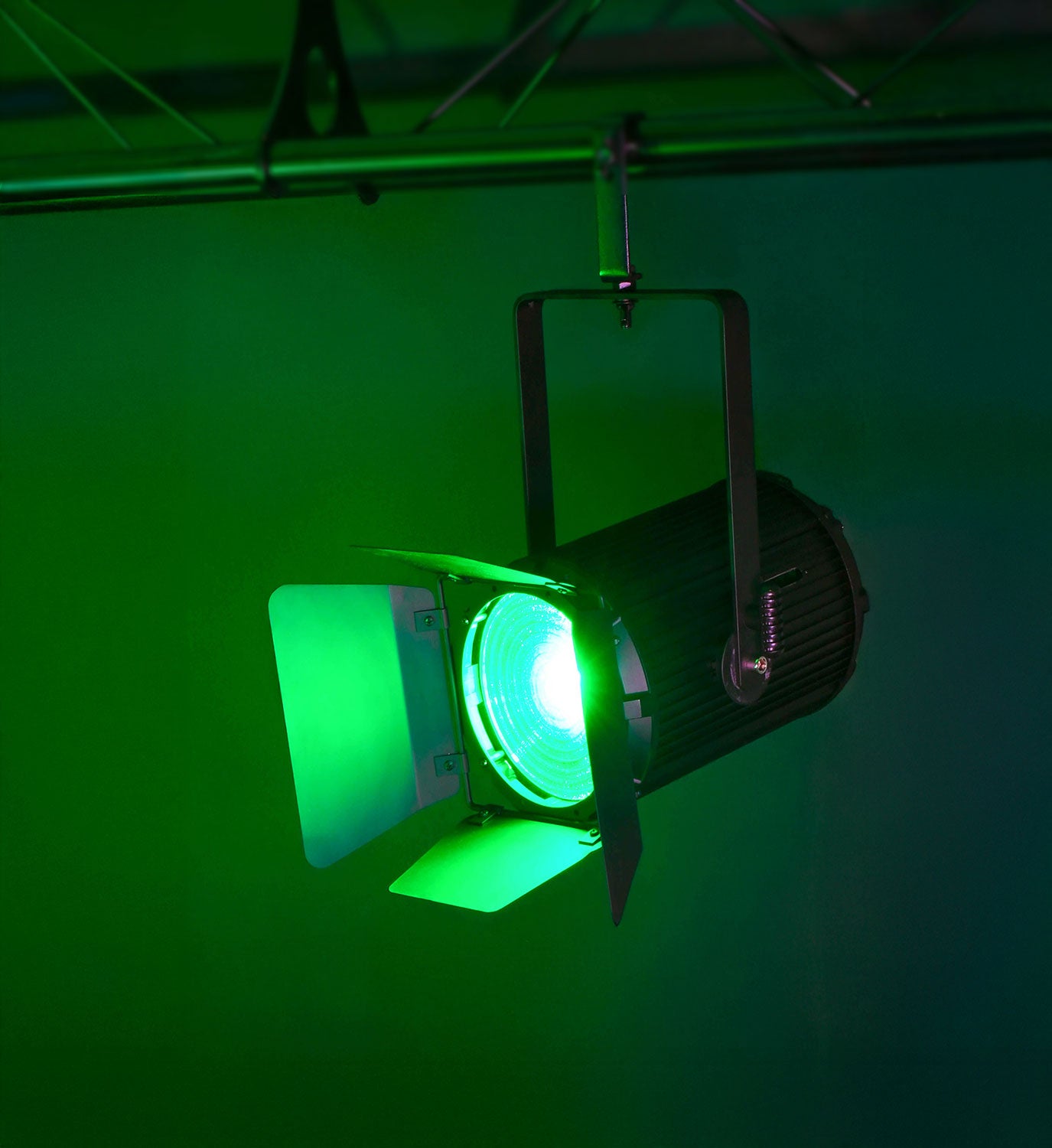 Citronic 160W Mini Fresnel Zoom RGBW LED Stage Light - view 6