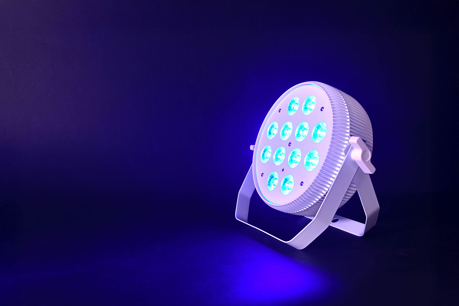 Citronic 12 x 12W RGBWA/UV Fanless PAR Can - view 7
