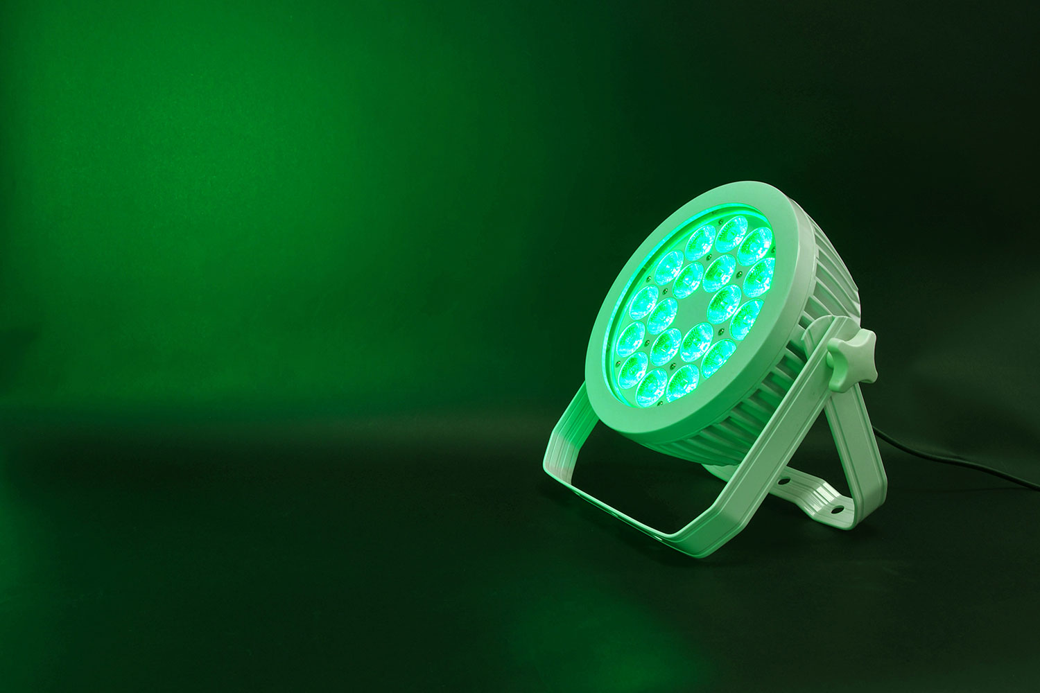 Citronic 18 x 12W RGBWA/UV Fanless PAR Can - view 2