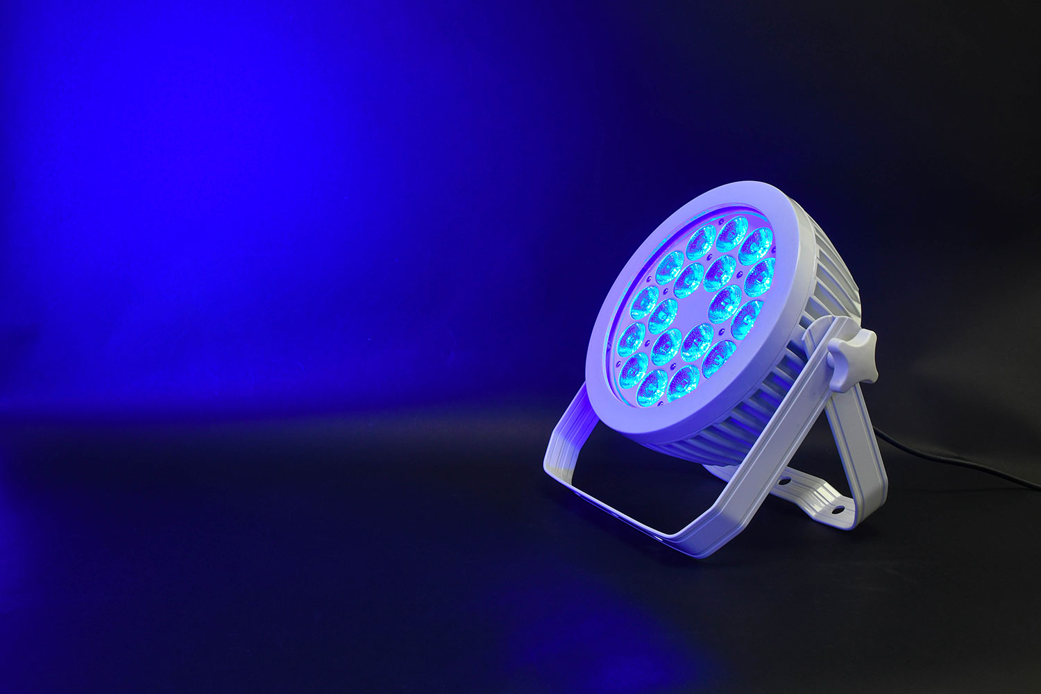 Citronic 18 x 12W RGBWA/UV Fanless PAR Can - view 6