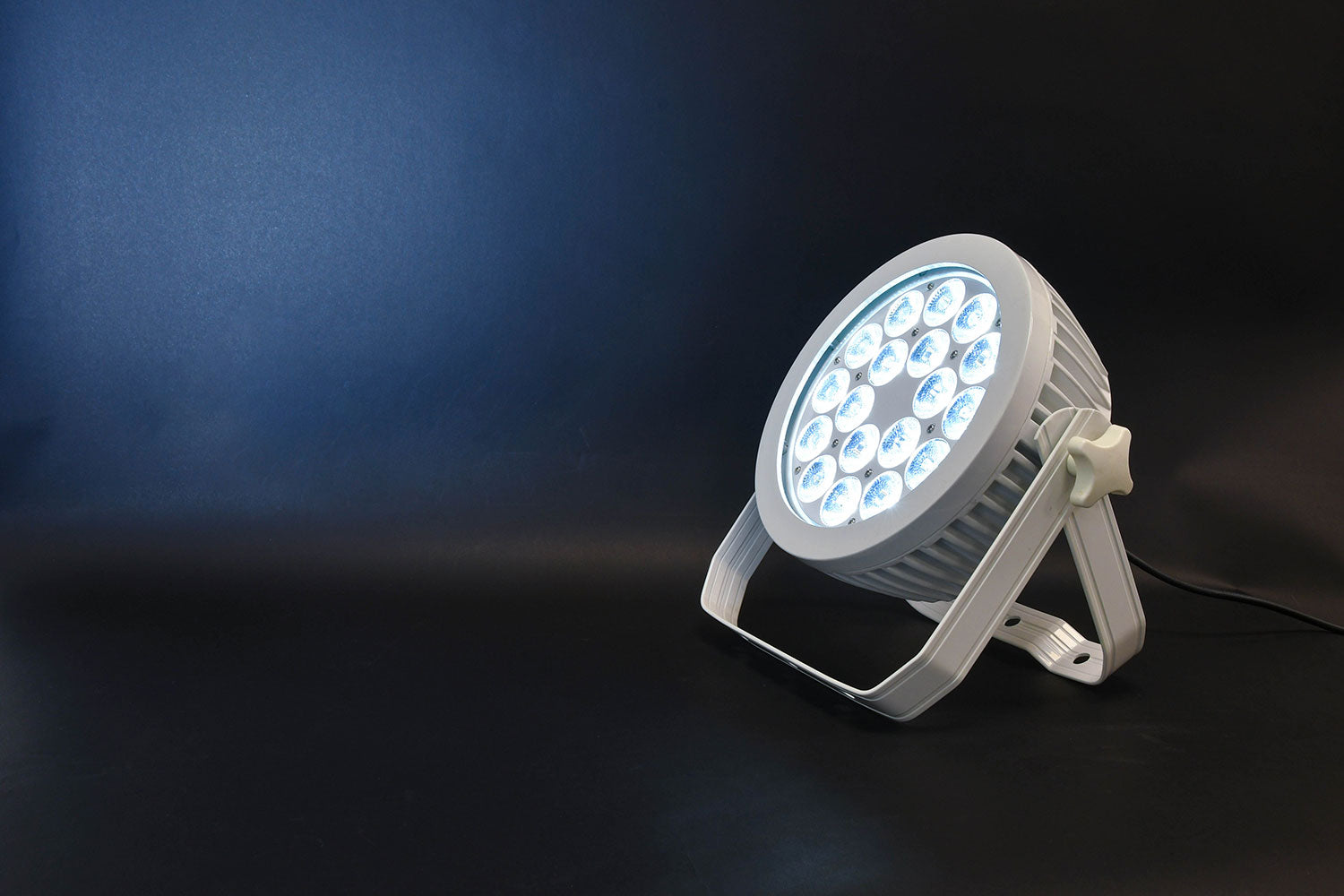 Citronic 18 x 12W RGBWA/UV Fanless PAR Can - view 4