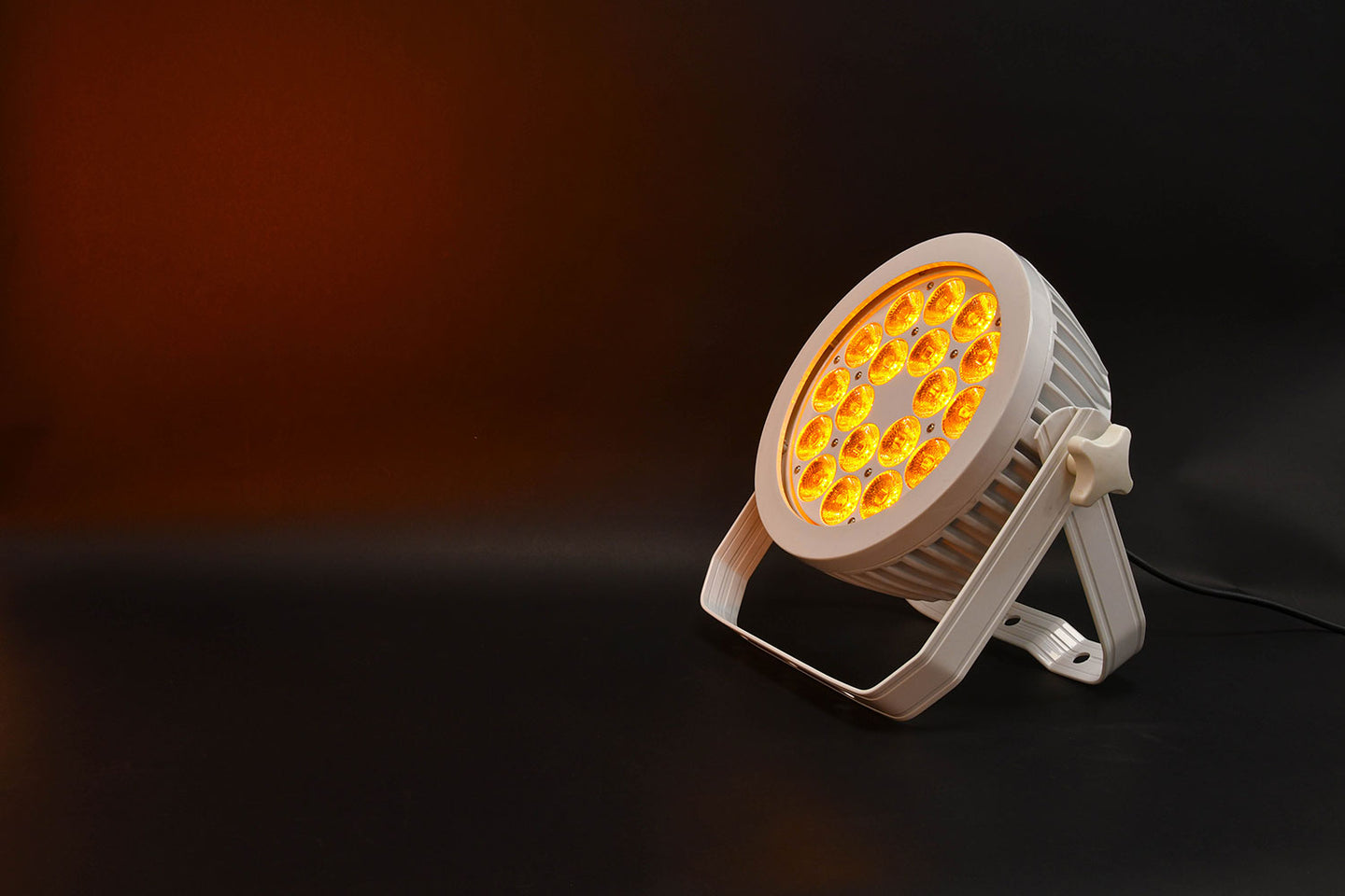 Citronic 18 x 12W RGBWA/UV Fanless PAR Can - view 3