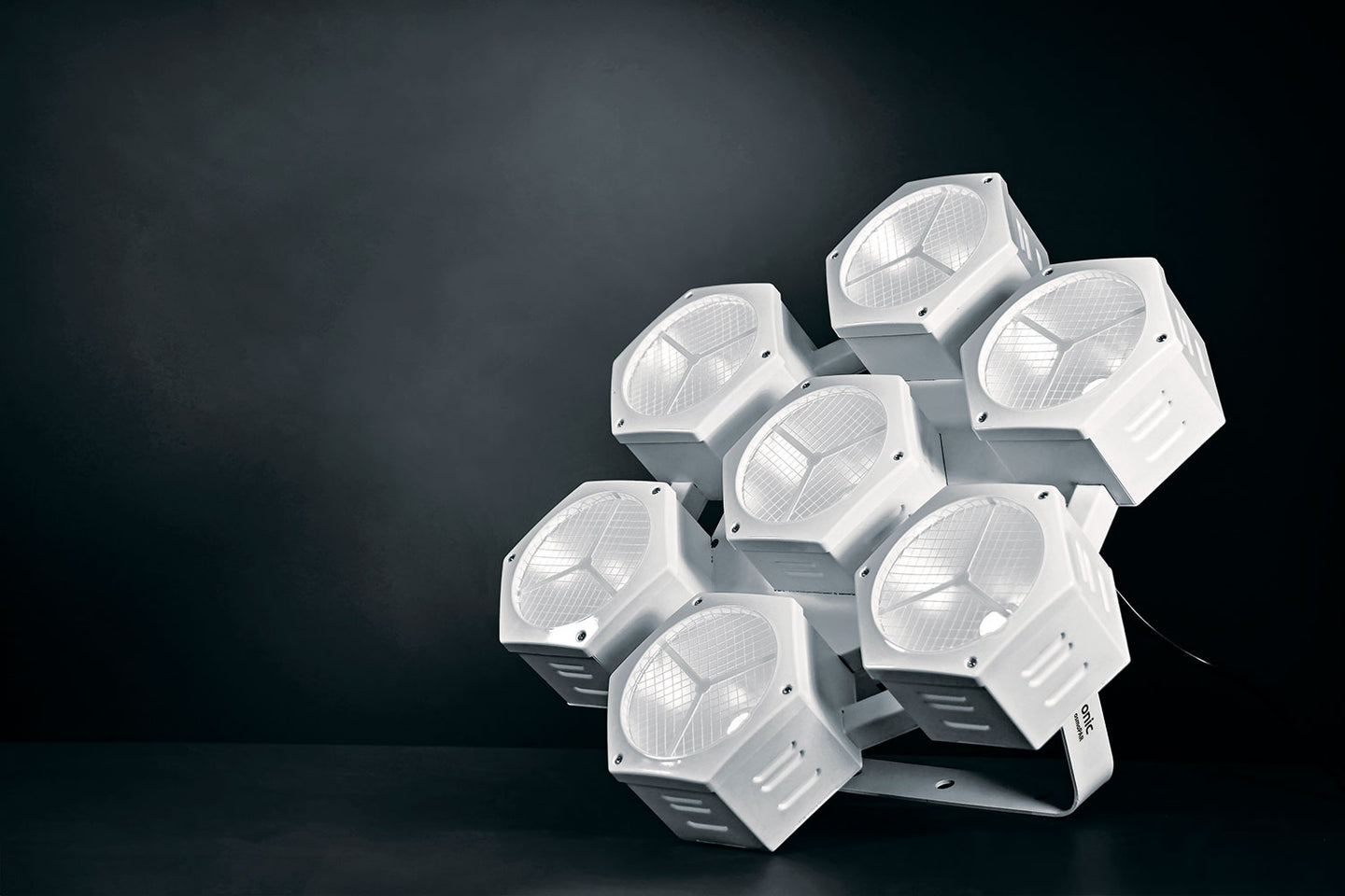 Citronic 7x40W COB LED RGBW PAR Light (Limited Edition) - view 7