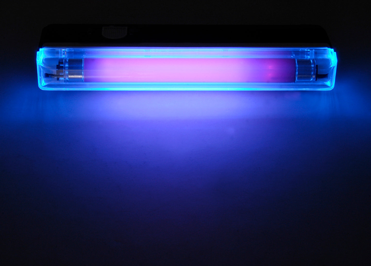 QTX Lamp with built in black light projector - black - view 4
