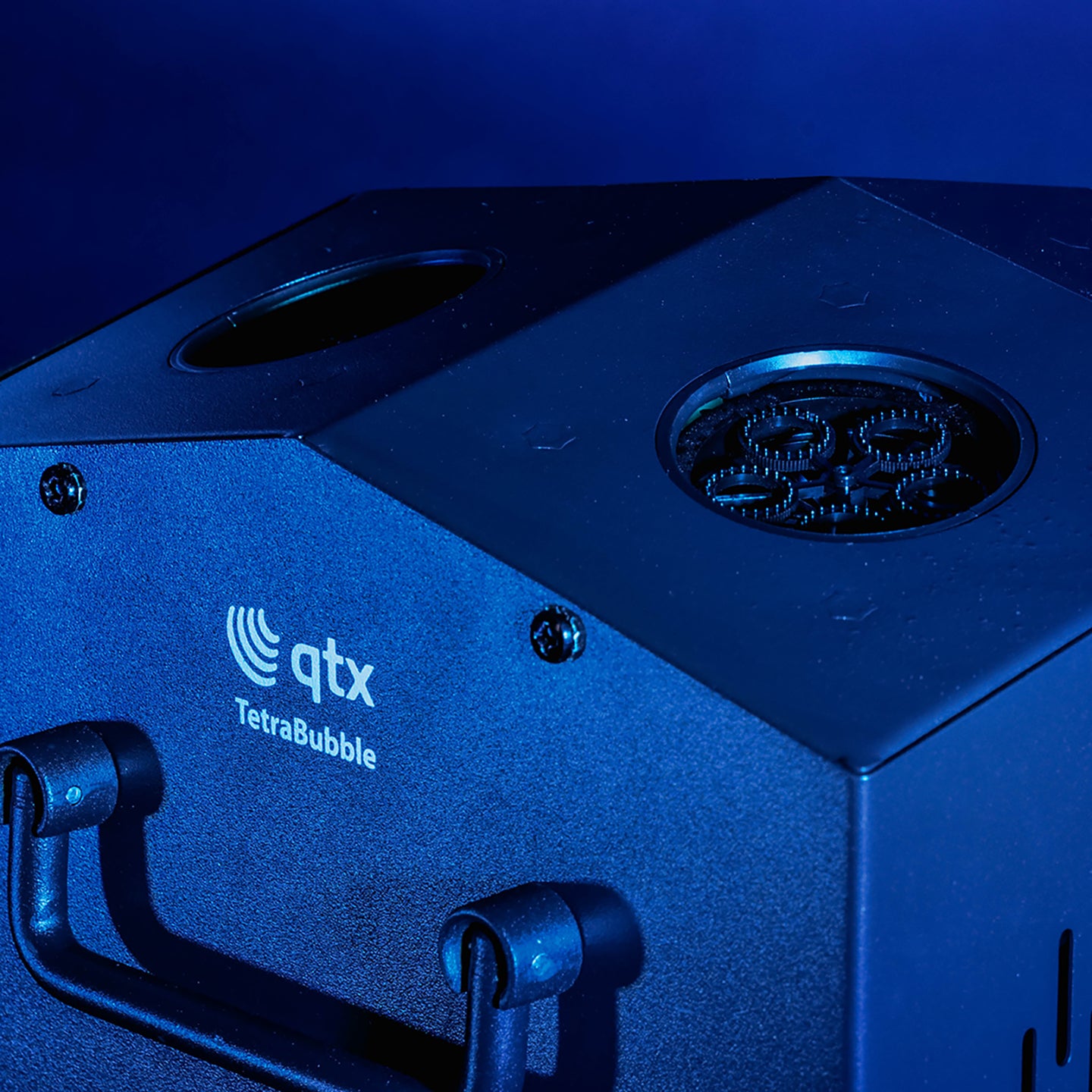 QTX High Output 4-Wheel Bubble Machine - view 5