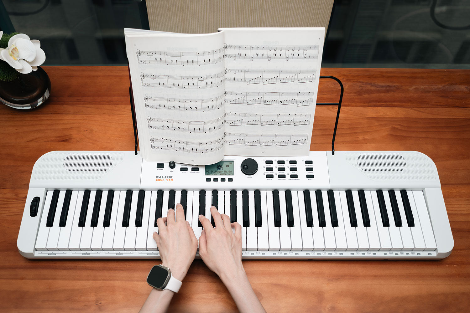 NU-X NEK-110 Portable Keyboard White - view 2