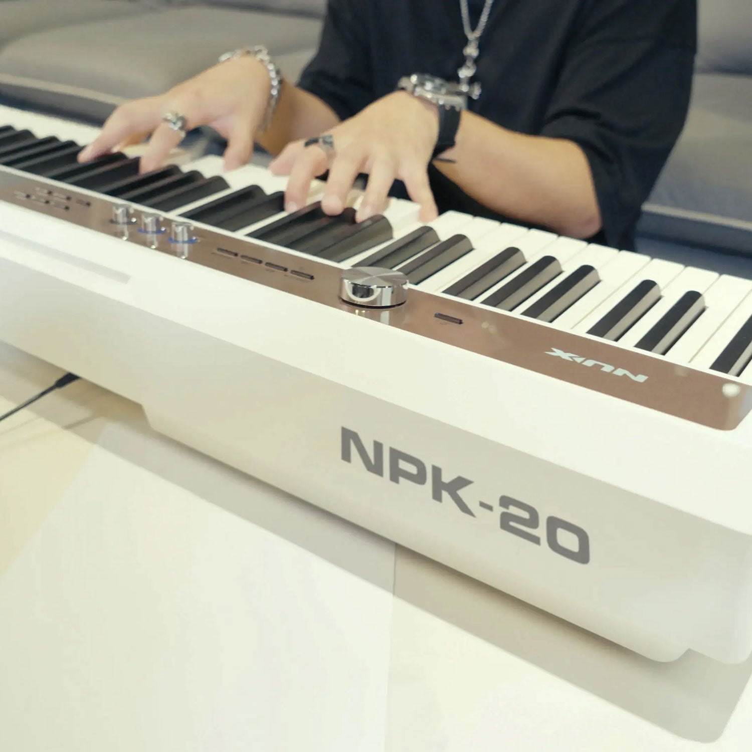 NU-X NPK-20 Digital Stage Piano - White - view 6