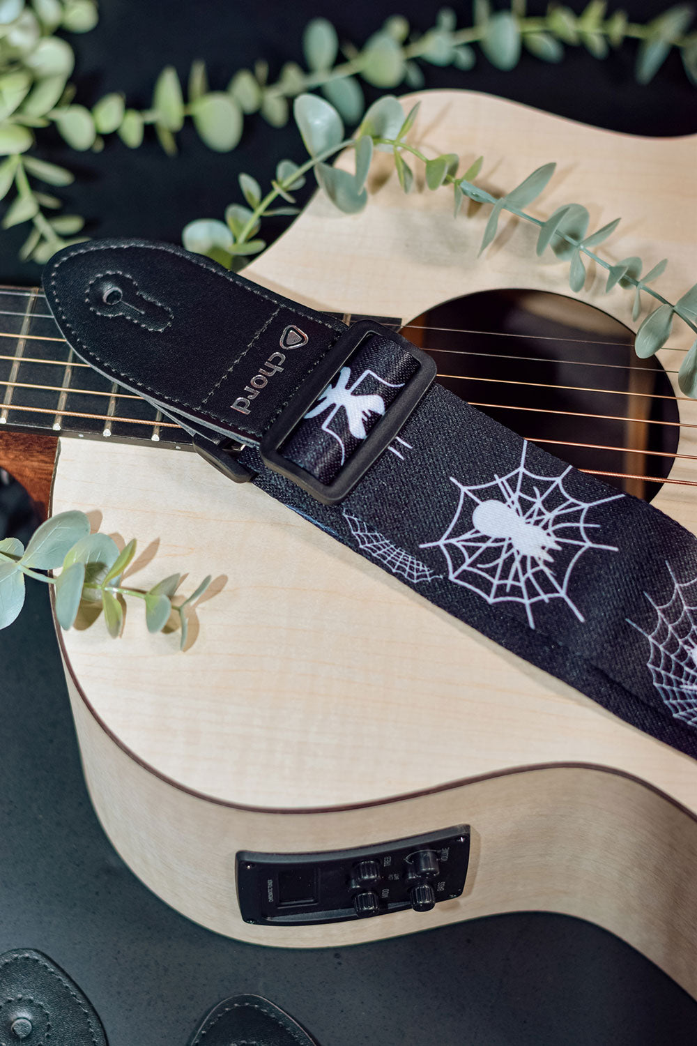 Chord White Spider Guitar Strap - view 2