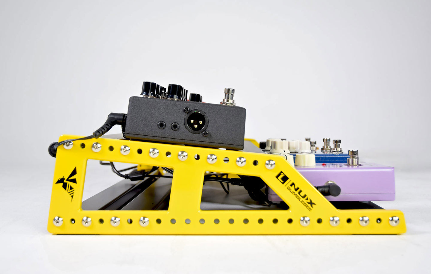 NU-X Medium Bumblebee Pedalboard + Bag + Accessories - view 8