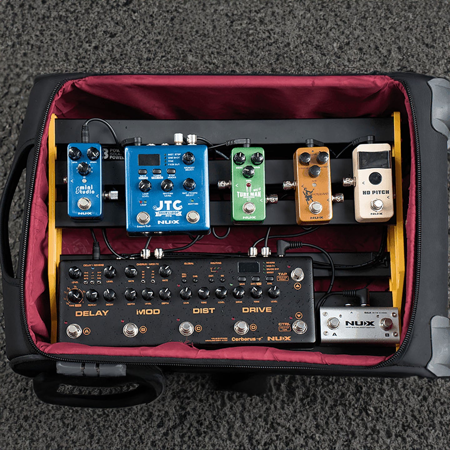 NU-X Medium Bumblebee Pedalboard + Bag + Accessories - view 7