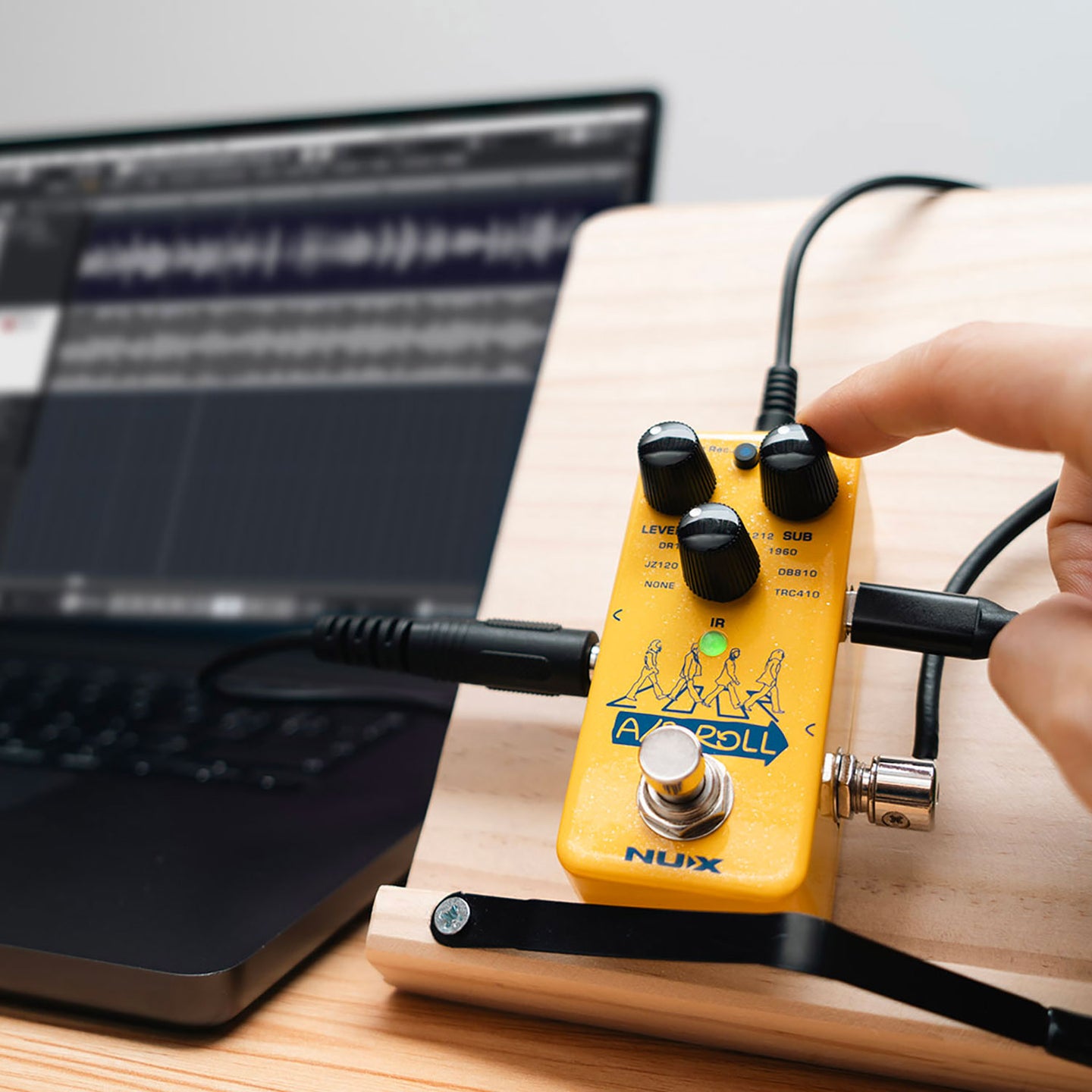 NU-X NOL-1 A/B Roll Octave & Loop Pedal - view 9