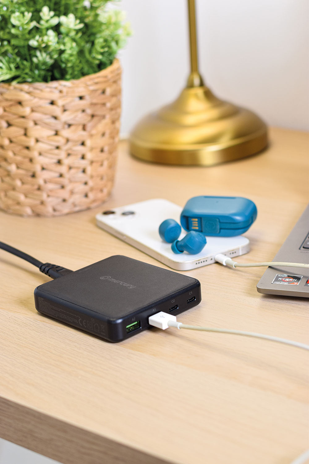 Mercury Desktop GaN Charger - view 8