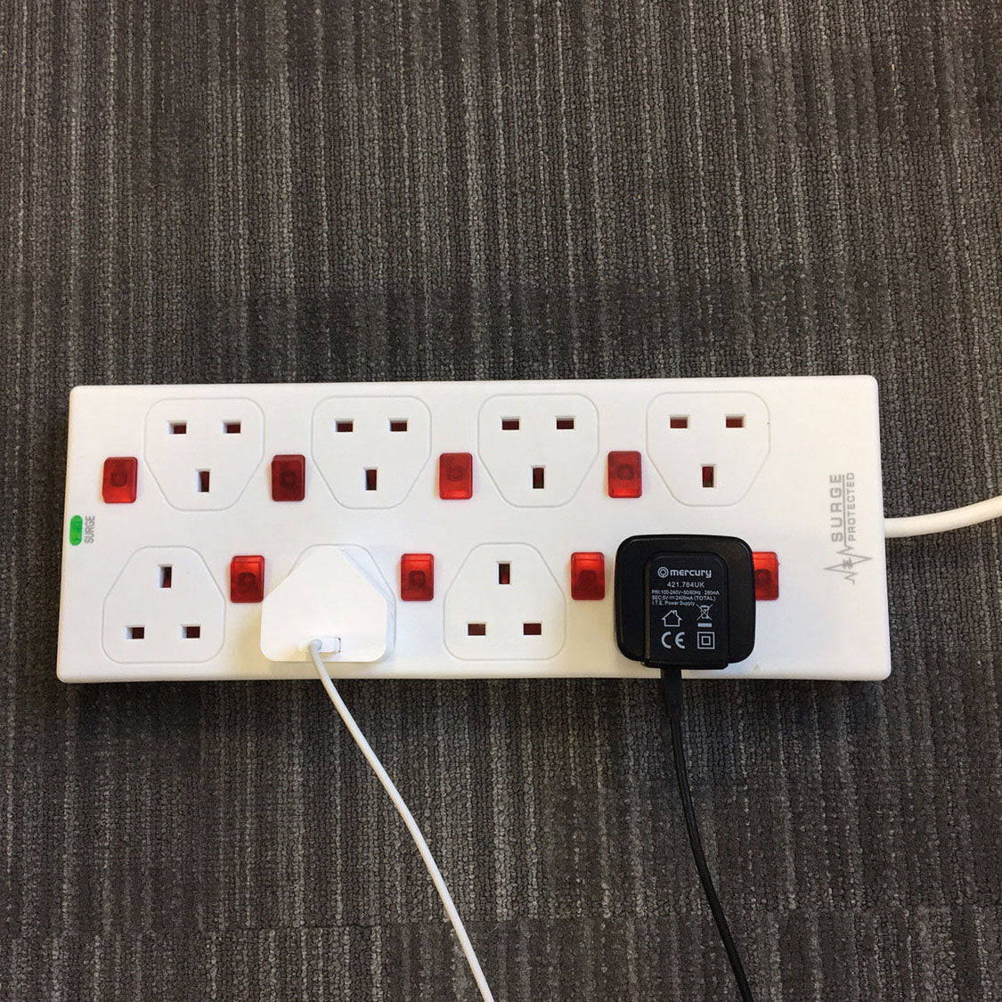 Mercury 8 gang 13A extension lead with anti-surge protection and 8 neon switches - view 2