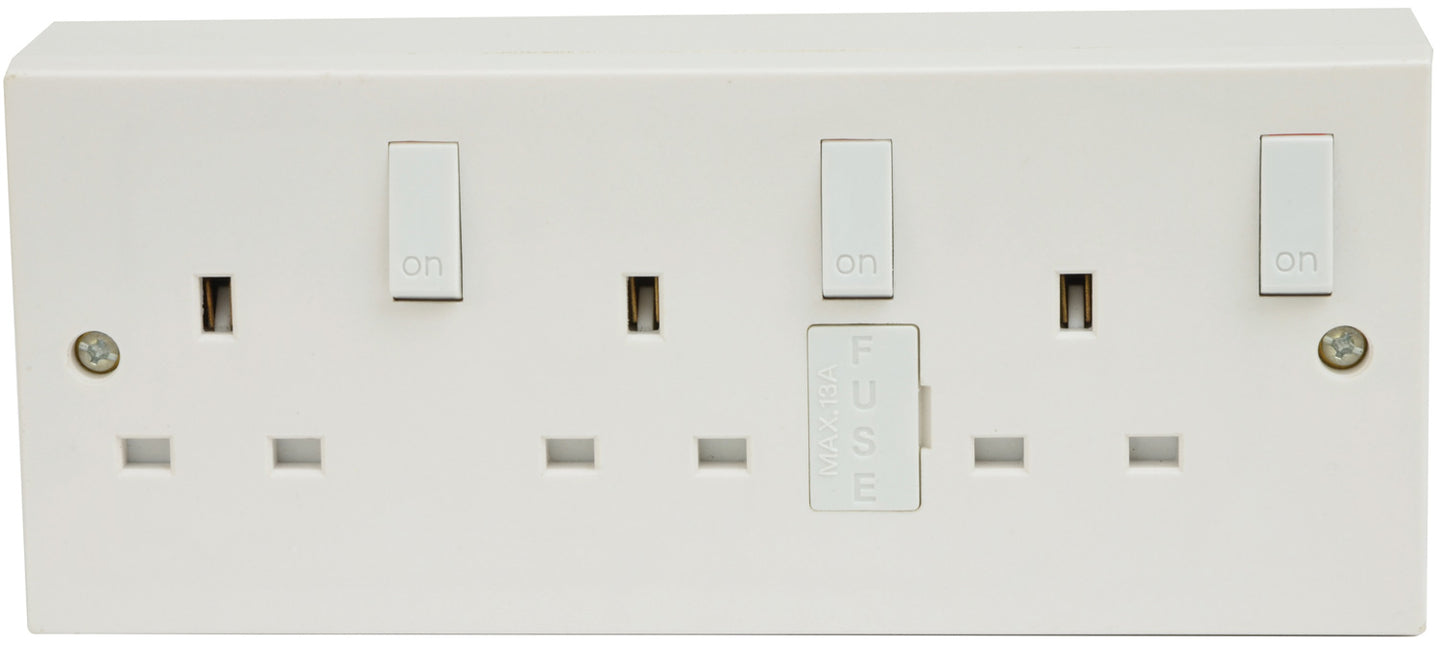 Mercury 3 Gang Switched/Fused Mains Outlet, c/w Back box - view 2