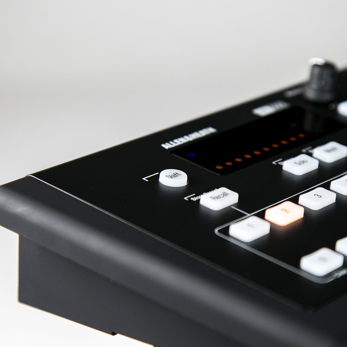 Allen & Heath 16 Channel Personal Mixer ME-500  - Alternate View 3