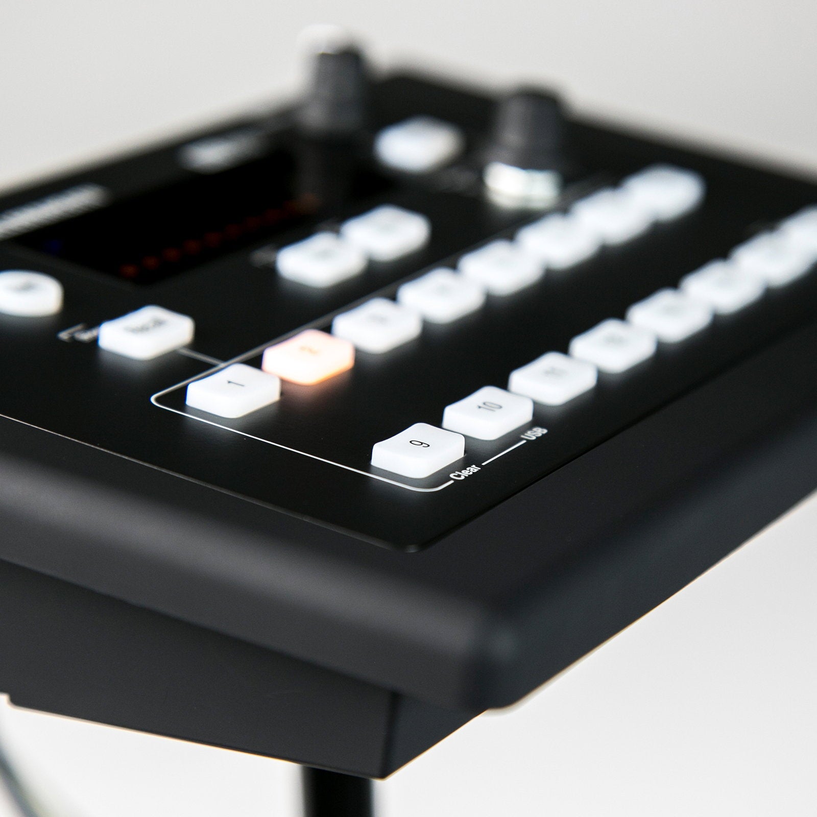 Allen & Heath 16 Channel Personal Mixer ME-500  - Alternate View 12