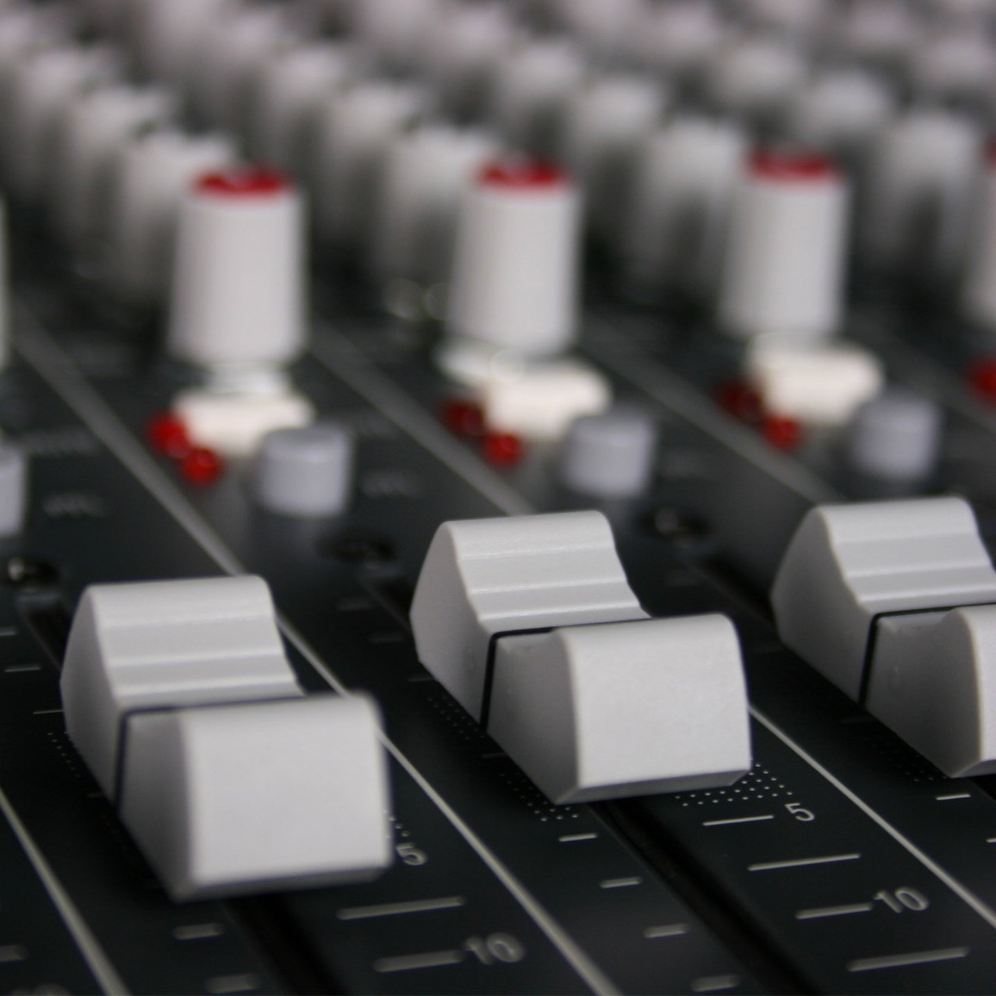 Allen & Heath Compact Stereo Mixer ZED-18  - Alternate View 9