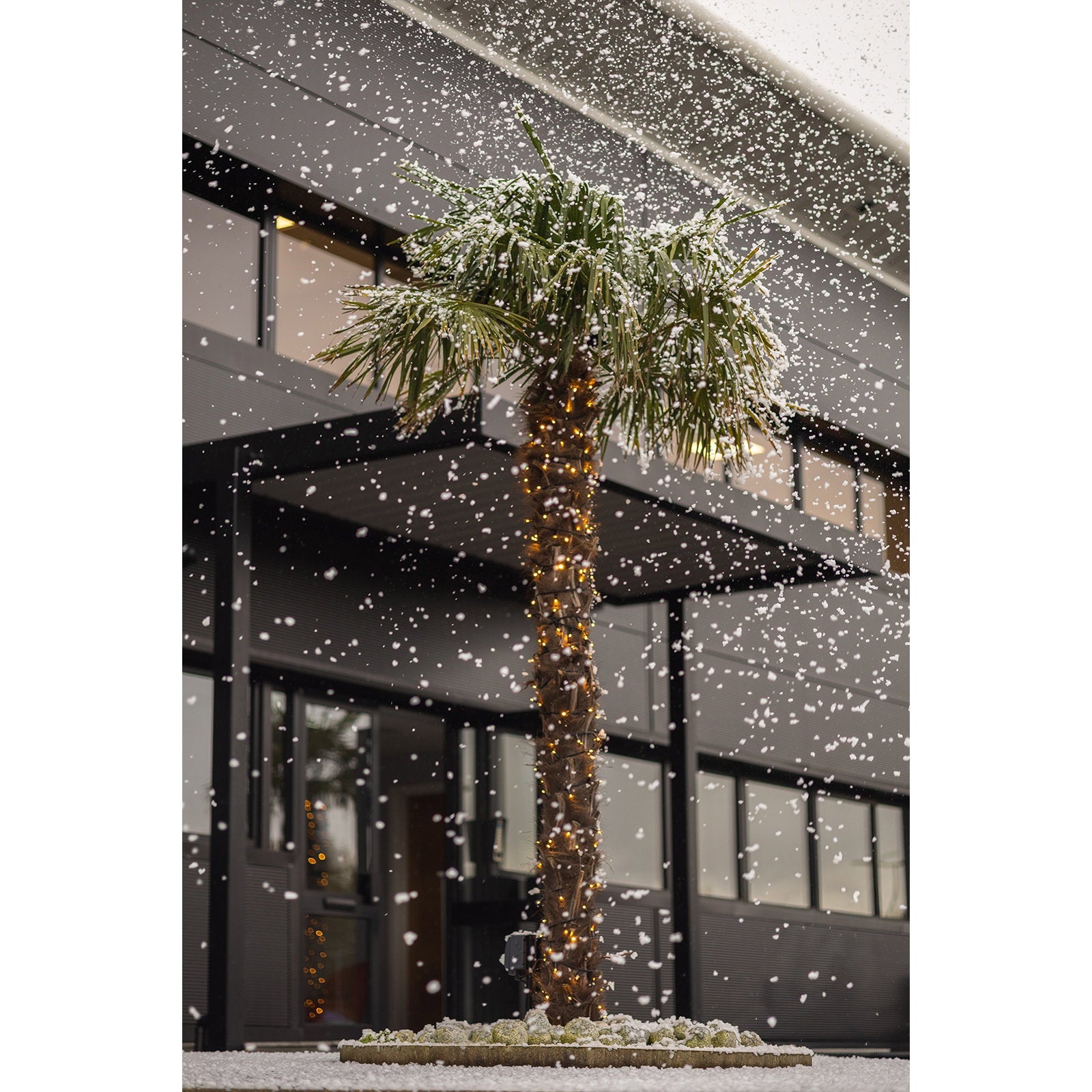 Elumen8 Storm 600 Snow Machine - Alternate View 16