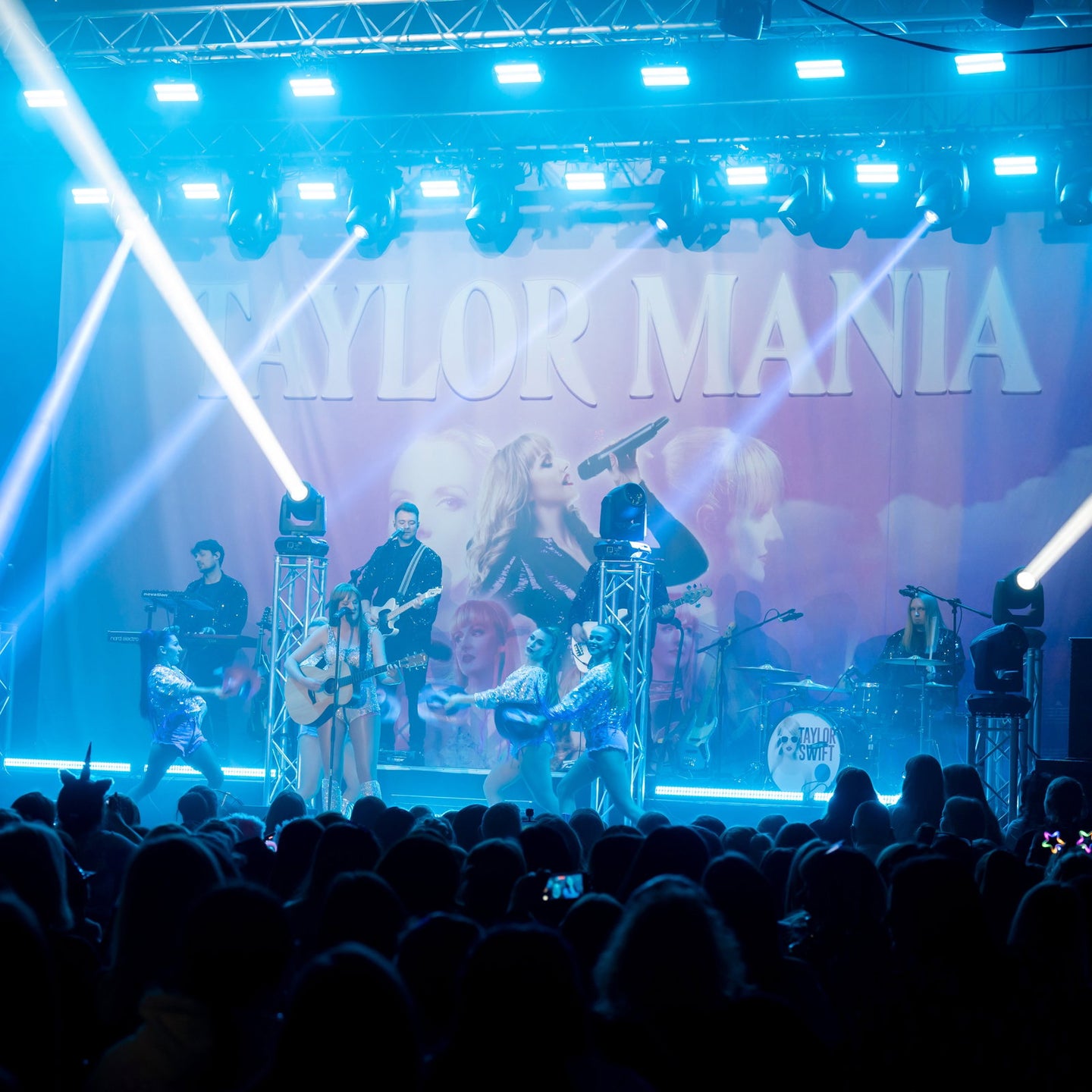 Equinox PIXELpoint Batten - Alternate View 5