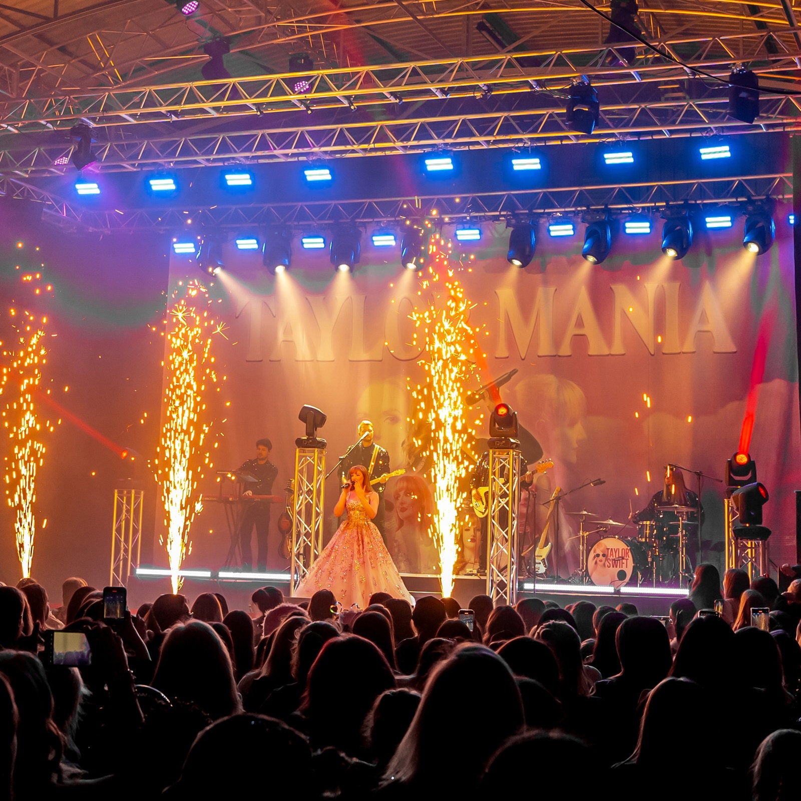 Equinox PIXELpoint Batten - Alternate View 6